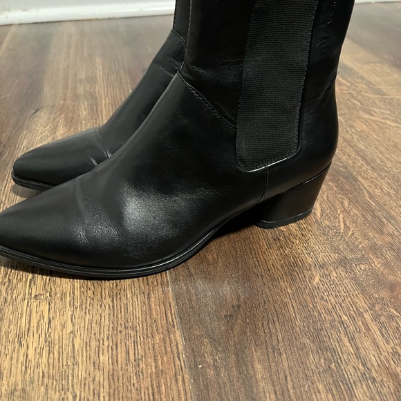 VAGABOND Black Leather Ankle Boots - Picture 4 of 8
